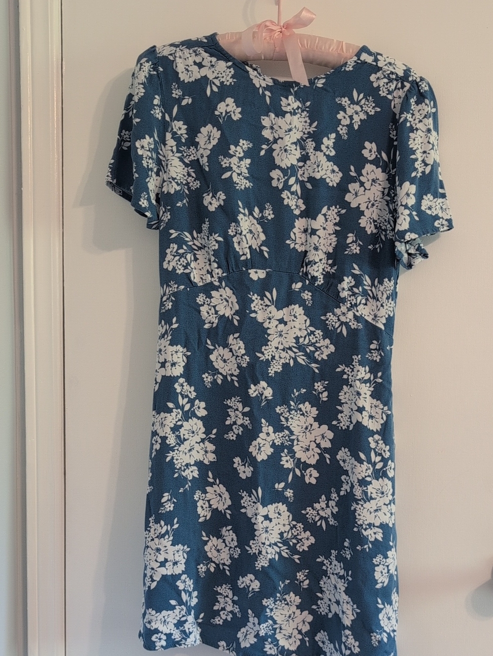 Old Navy Blue and White Floral Short Sleeve Dress